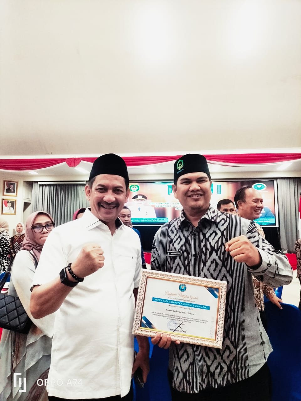 UIN Palopo Hadiri dan Terima Penghargaan di Hari Anti Narkotika Internasional 2025: “Bebas Narkoba, Masa Depan Cerah!”