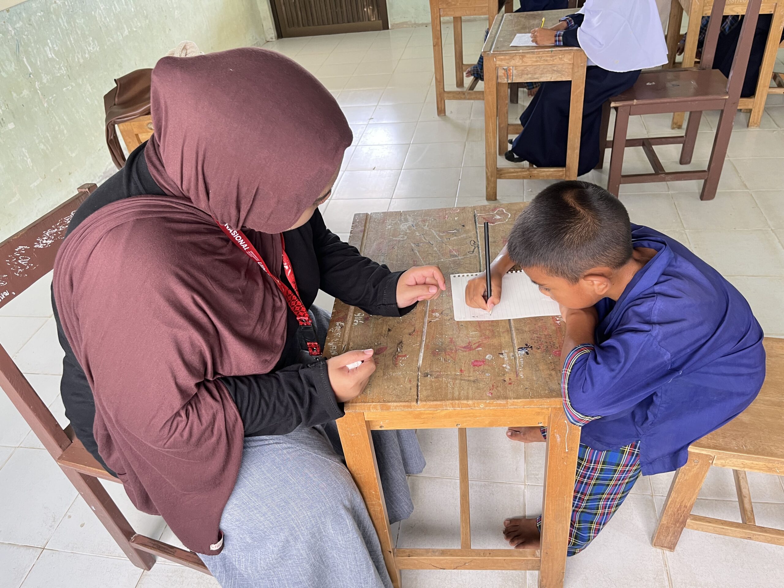 Mahasiswi UIN Palopo Hadapi Tantangan Bahasa dan Disiplin Siswa Saat KKN Internasional di Pattani, Thailand
